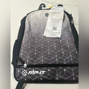 Rip-It Classic Softball Backpack Multiple Compartments 2 Bat Sleeves Retails $50